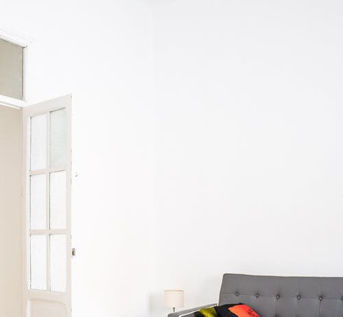 Trend, který vám provzdušní domácnost: Vsaďte na absolutní minimalismus!